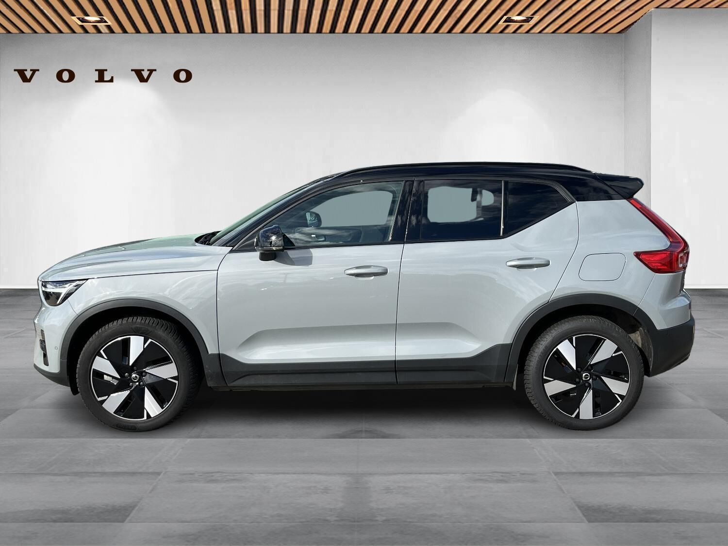 Grå Volvo EX40 fra 2025