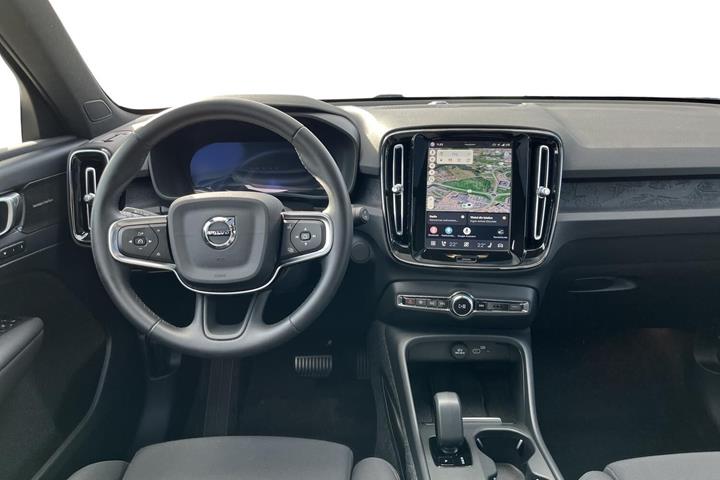 Grå Volvo EX40 fra 2025