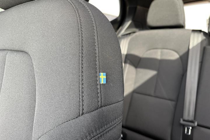 Grå Volvo EX40 fra 2025