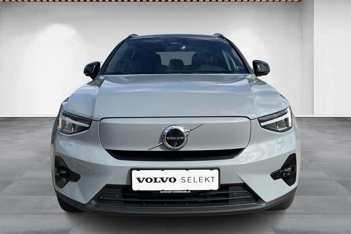Grå Volvo EX40 fra 2025