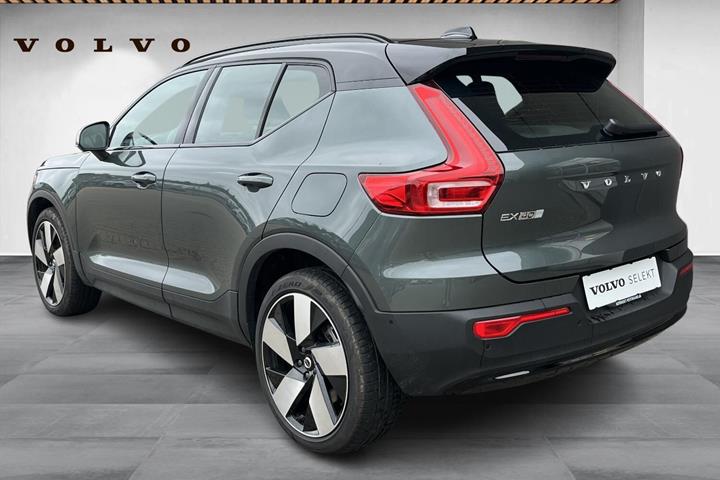 Grøn Volvo EX40 fra 2027