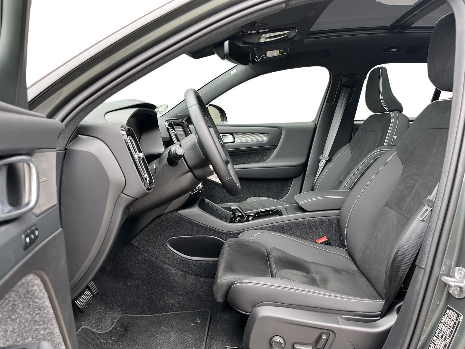Grøn Volvo EX40 fra 2027