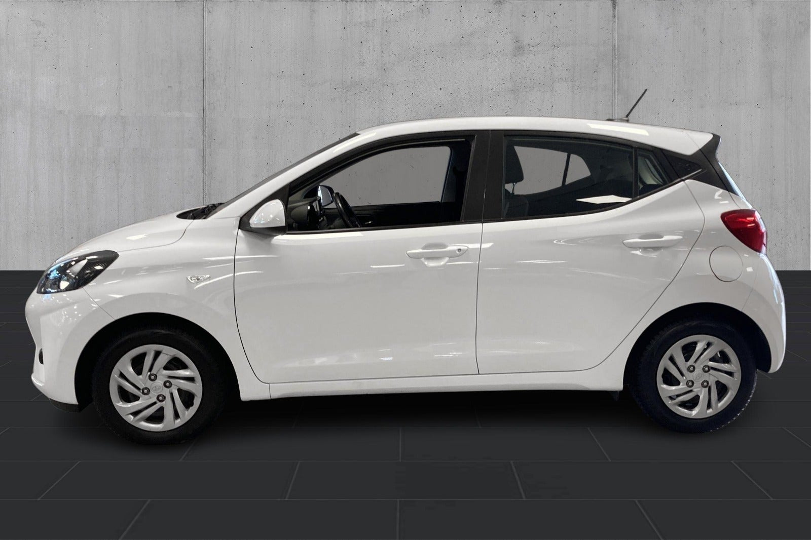 Hvid Hyundai i10 fra 2022