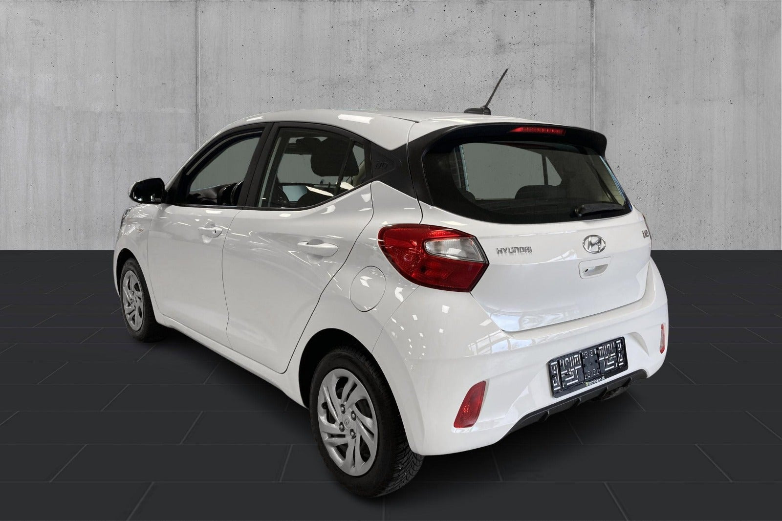 Hvid Hyundai i10 fra 2022
