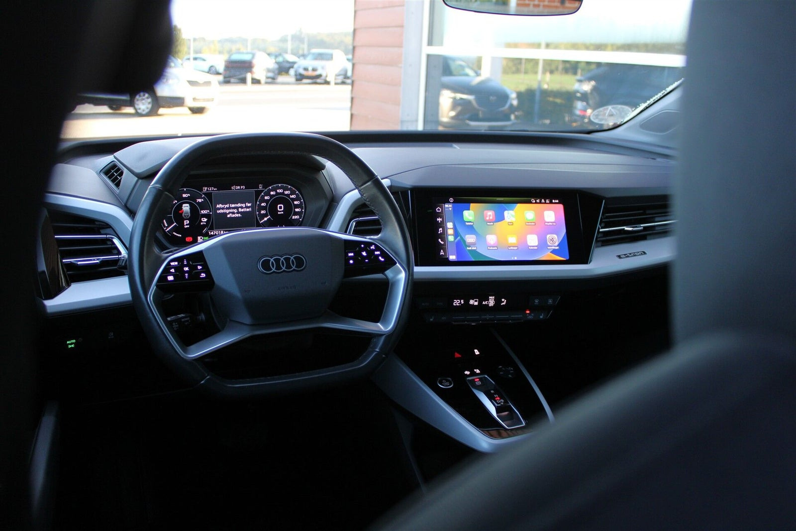 Blå Audi Q4 e-tron fra 2023
