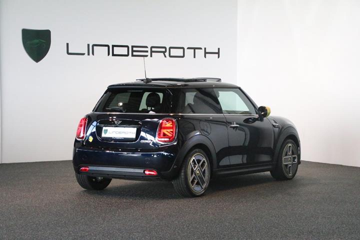 Sort Mini Cooper SE fra 2023