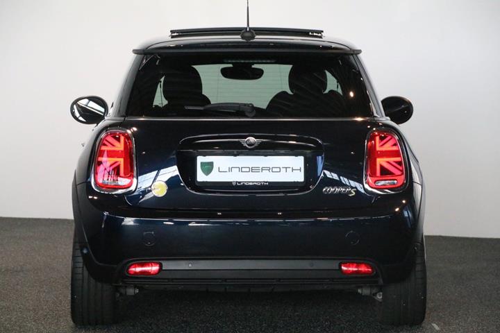 Sort Mini Cooper SE fra 2023