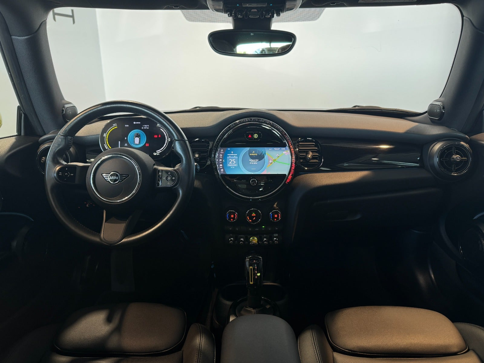 Sort Mini Cooper SE fra 2023
