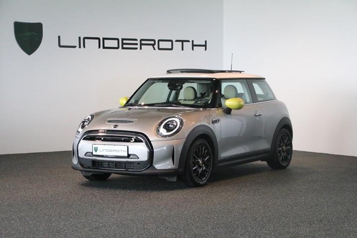 Sølv Mini Cooper SE fra 2023