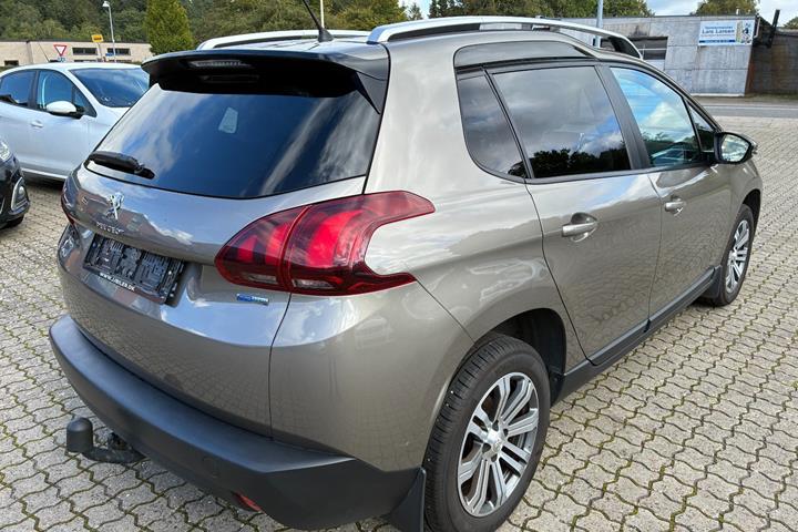 Orange Peugeot 2008 fra 2017