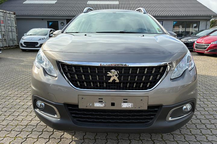 Orange Peugeot 2008 fra 2017