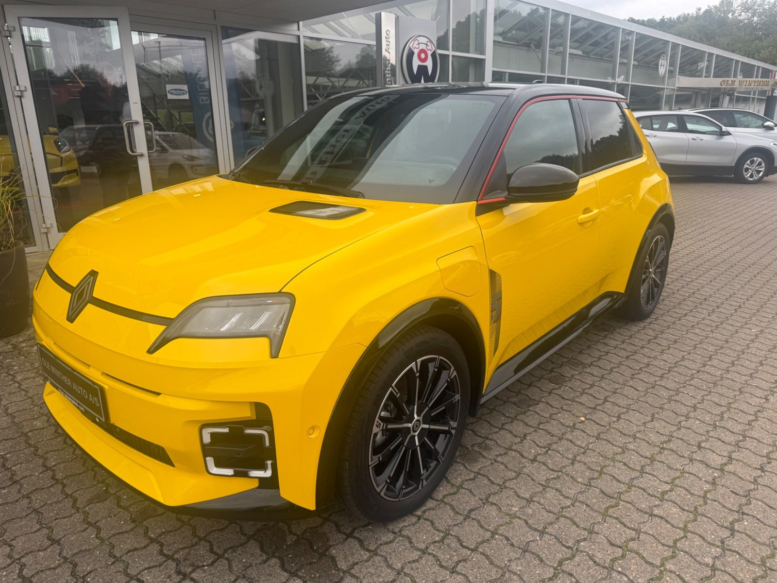 Renault 5 E-Tech 52 Iconic