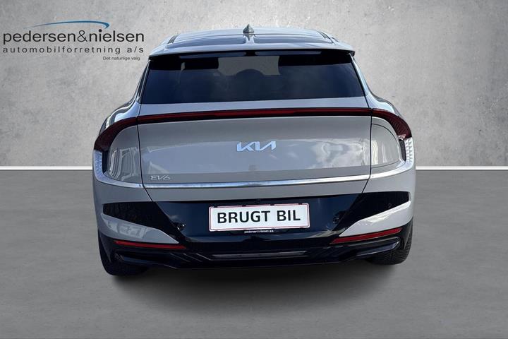 Grå Kia EV6 fra 2025