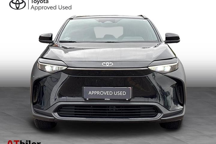 Sort Toyota BZ4X fra 2023