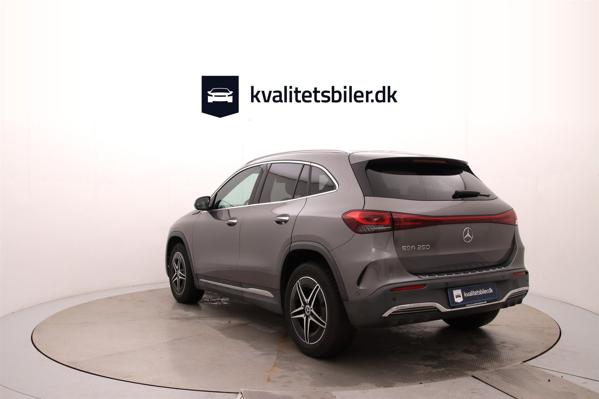 Grå Mercedes EQA250 fra 2022
