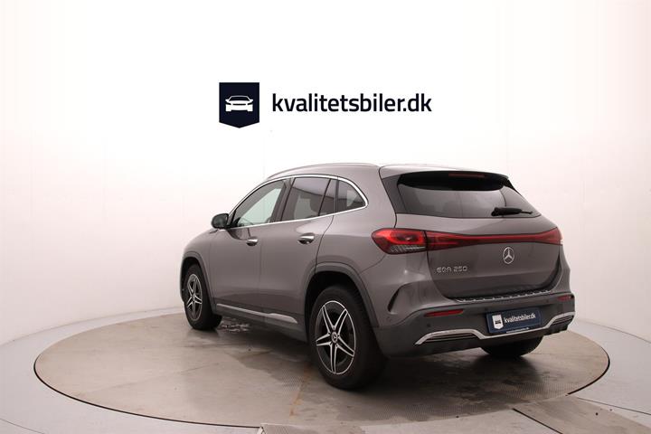Grå Mercedes EQA250 fra 2022