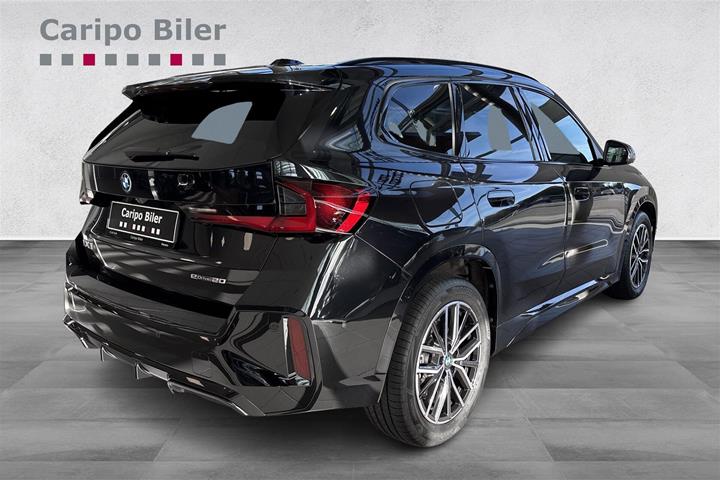 Sort BMW iX1 fra 2025