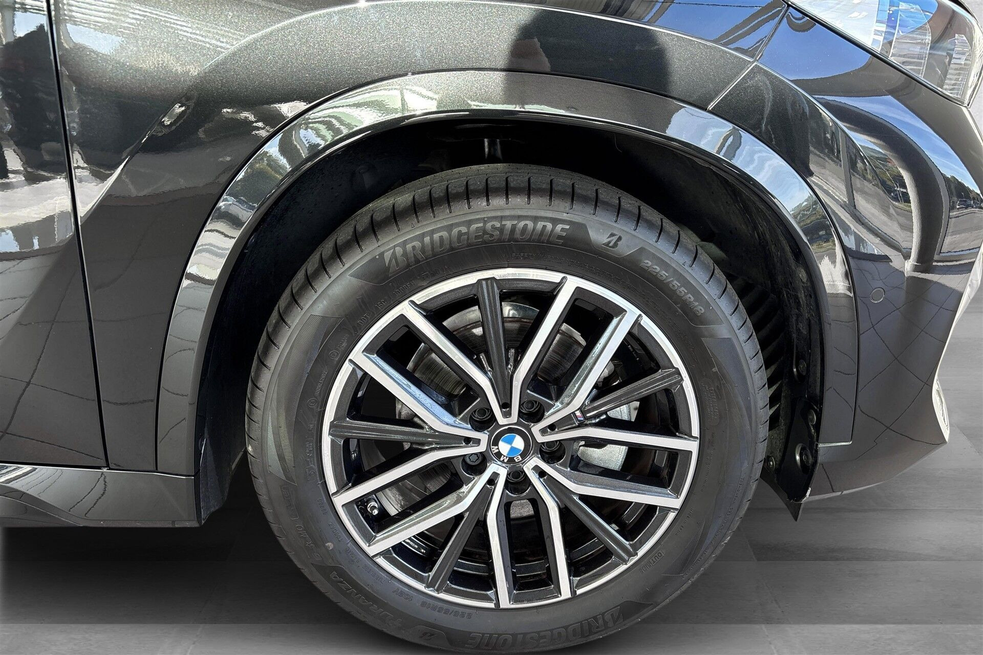 Sort BMW iX1 fra 2025