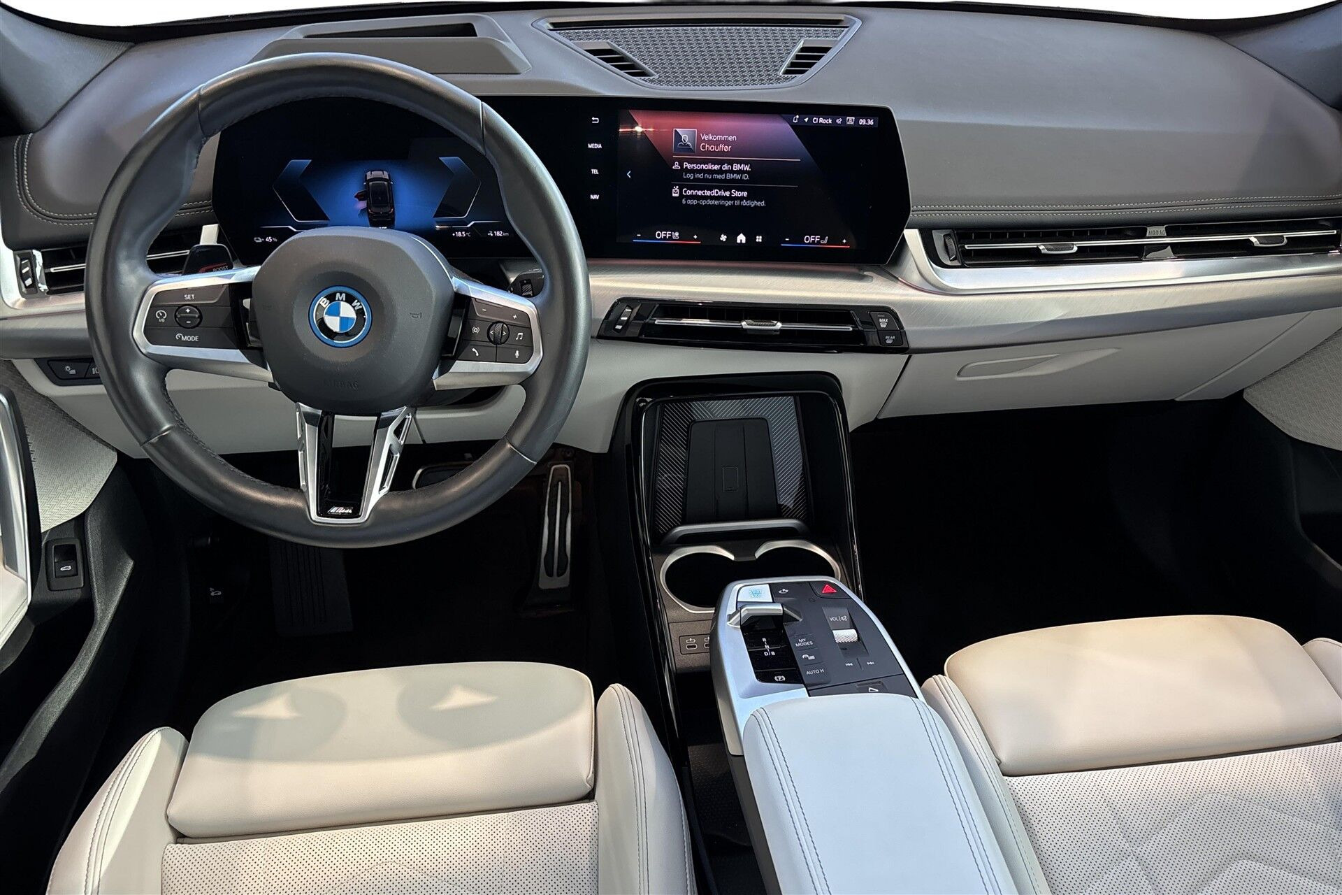 Sort BMW iX1 fra 2025
