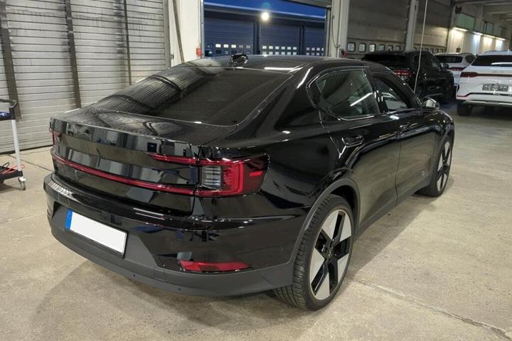 Sort Polestar 2 fra 2023