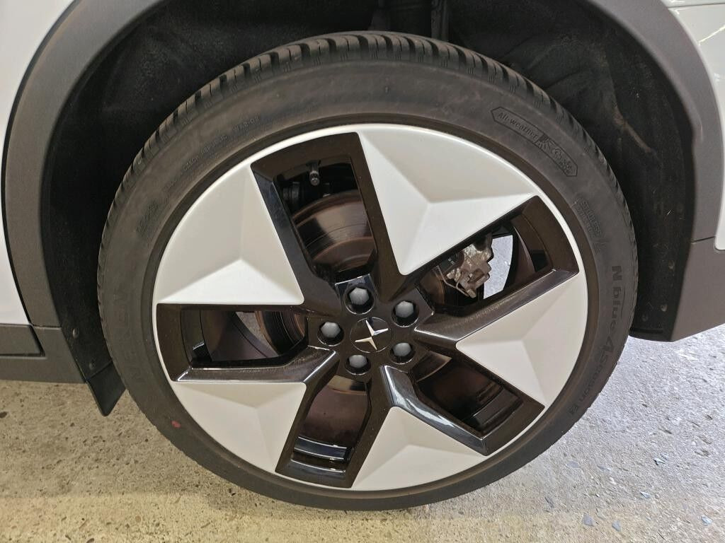 Grå Polestar 2 fra 2023