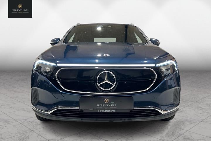 Blå Mercedes EQA300 fra 2023