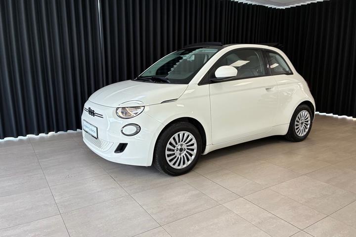 Hvid Fiat 500e fra 2023