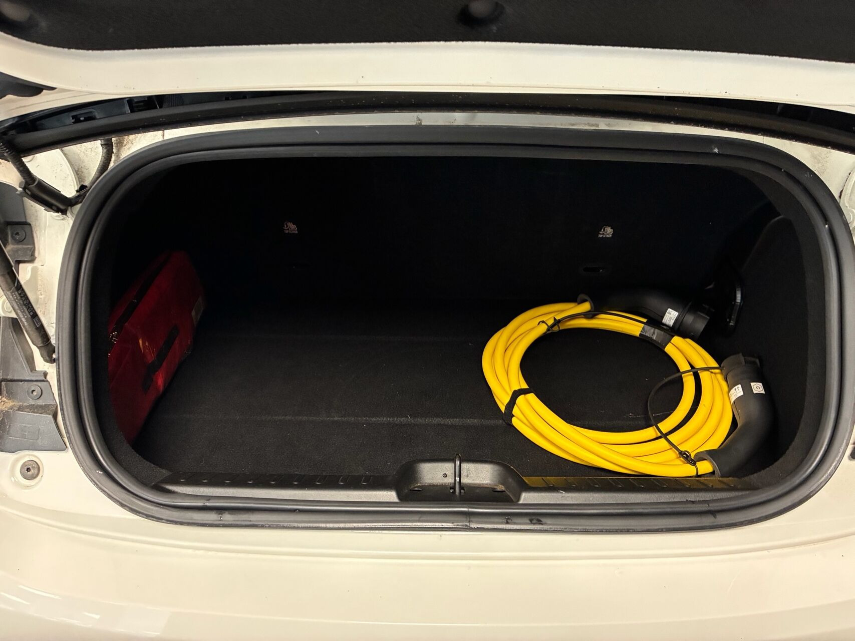Hvid Fiat 500e fra 2023