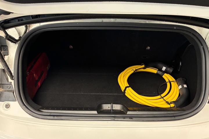 Hvid Fiat 500e fra 2023