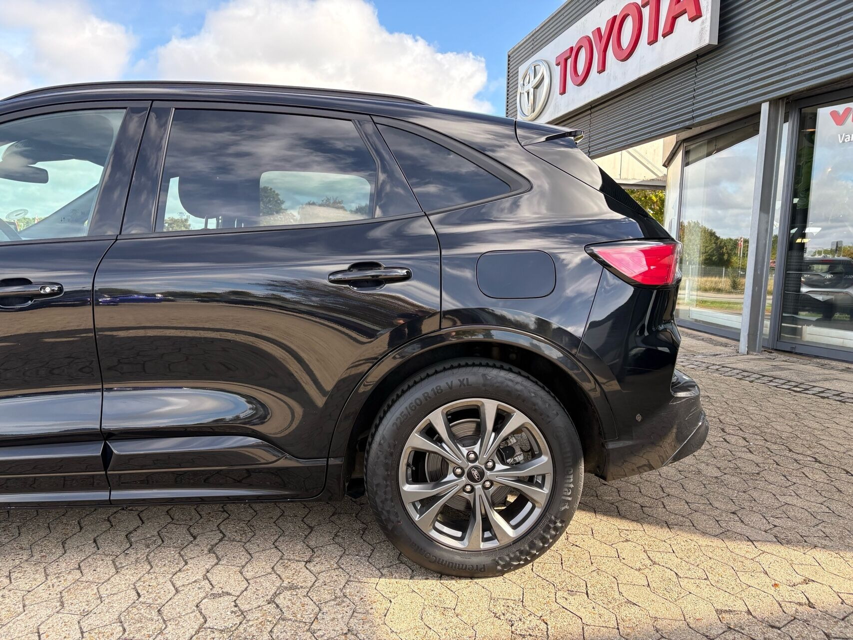 Sort Ford Kuga fra 2021