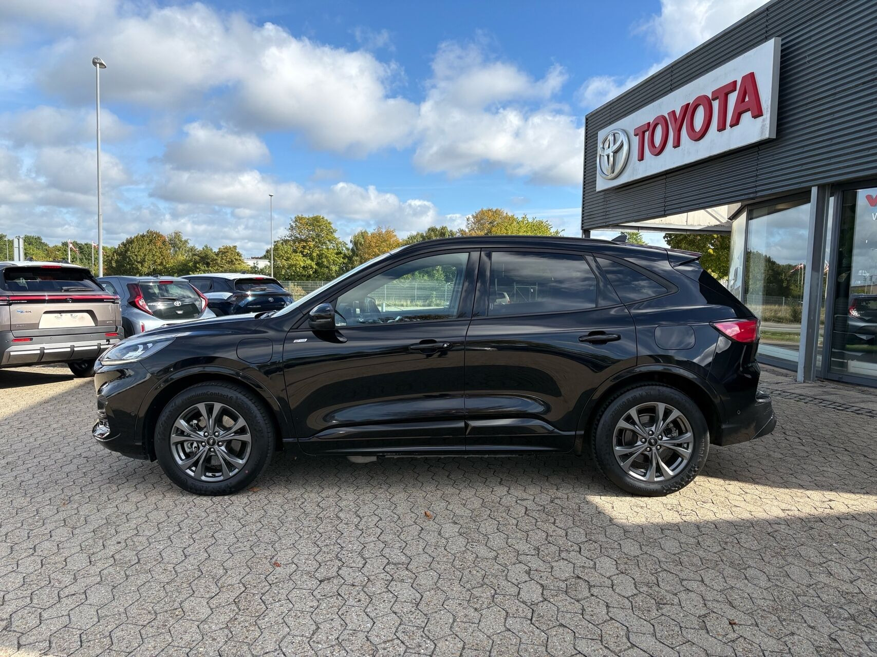 Sort Ford Kuga fra 2020