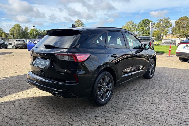 Sort Ford Kuga fra 2020