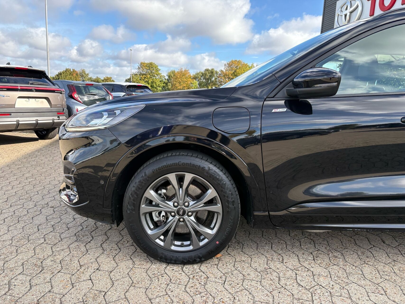 Sort Ford Kuga fra 2020