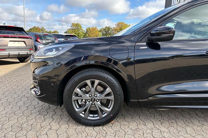 Sort Ford Kuga fra 2020