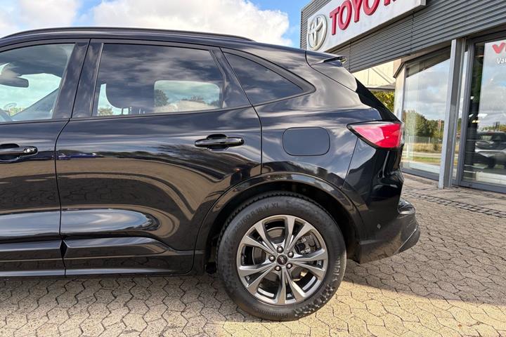 Sort Ford Kuga fra 2020