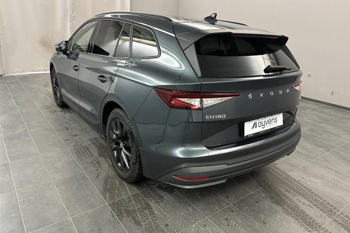 Grå Skoda Enyaq fra 2022