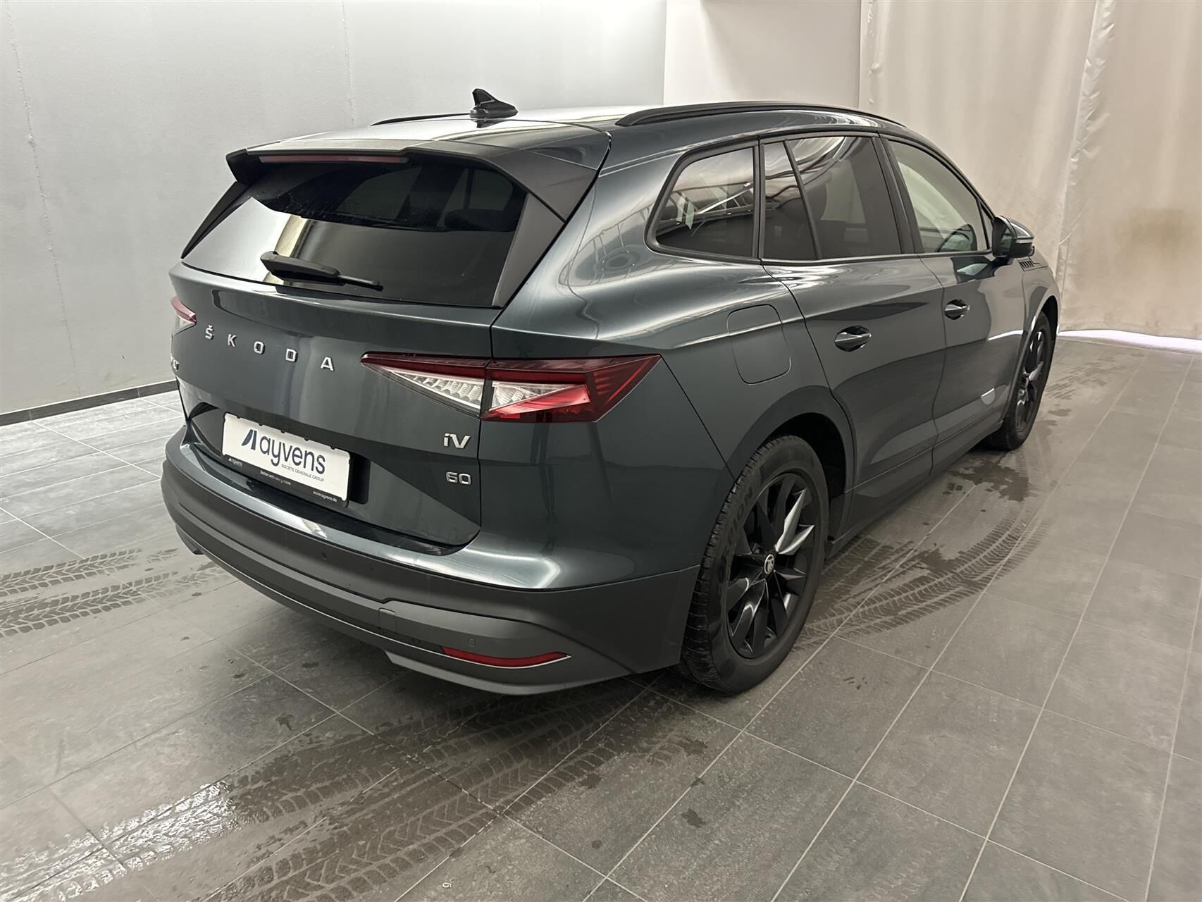 Grå Skoda Enyaq fra 2022