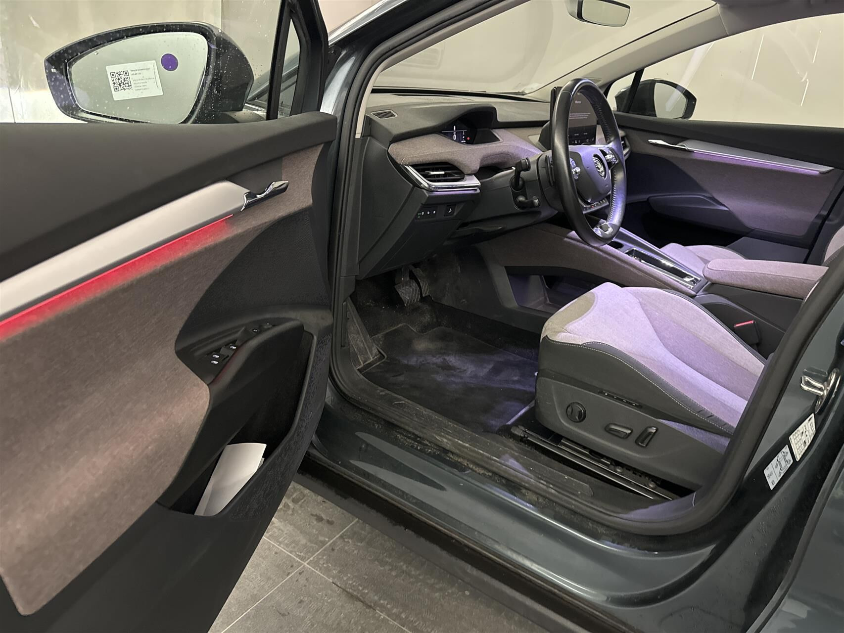 Grå Skoda Enyaq fra 2022