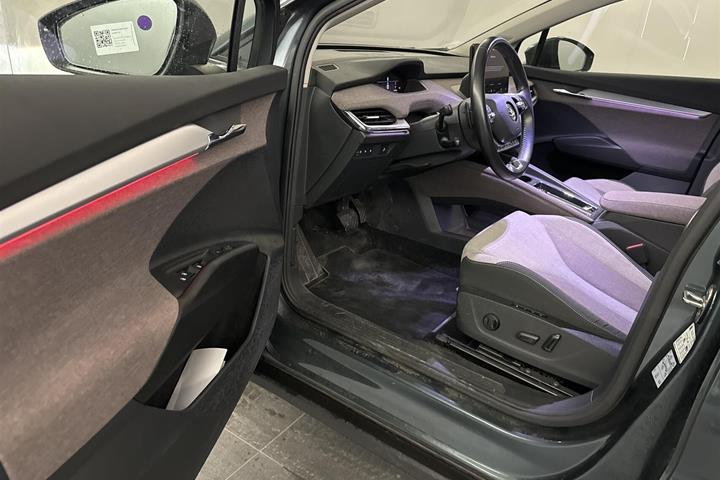 Grå Skoda Enyaq fra 2022