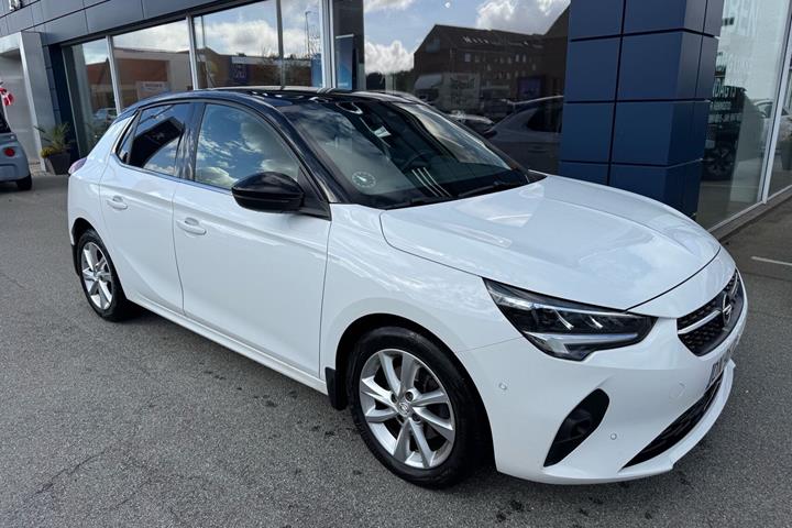 Hvid Opel Corsa fra 2023