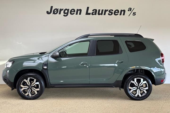 Grøn Dacia Duster fra 2023
