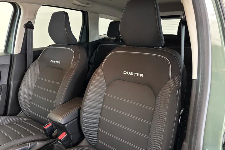 Grøn Dacia Duster fra 2023