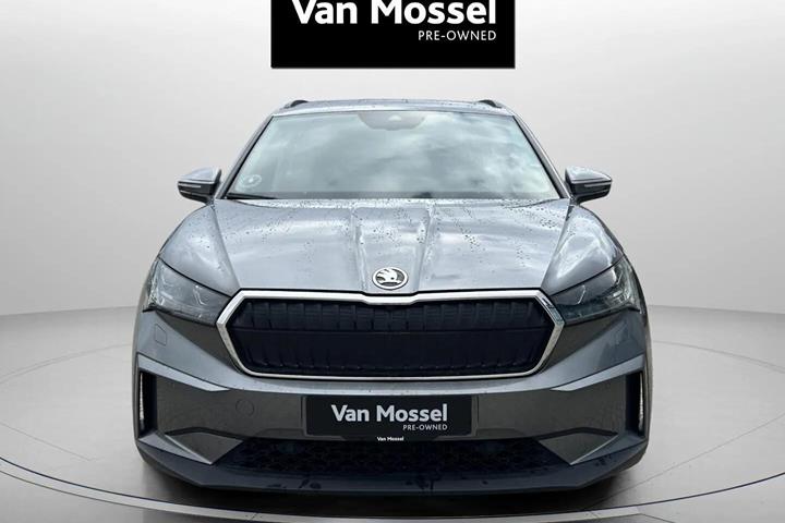 Grå Skoda Enyaq fra 2023