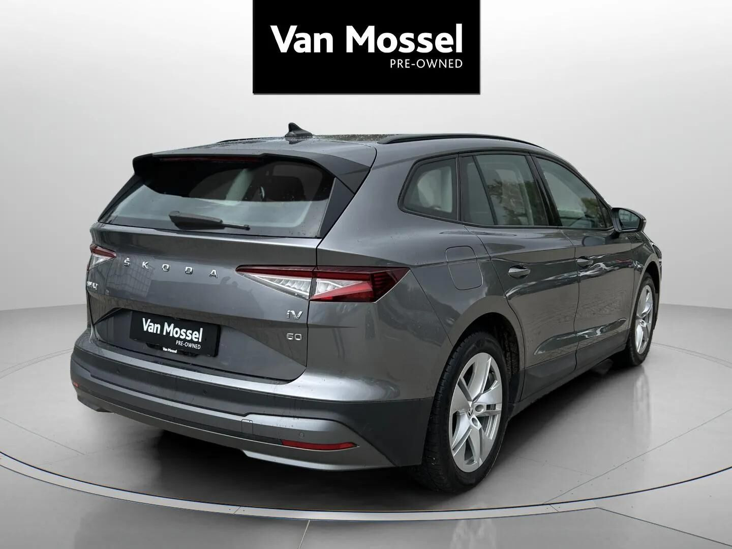 Grå Skoda Enyaq fra 2023