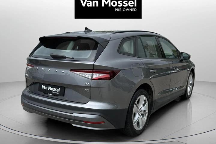 Grå Skoda Enyaq fra 2023