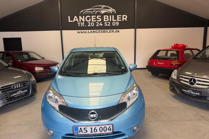 Blå Nissan Note fra 2014