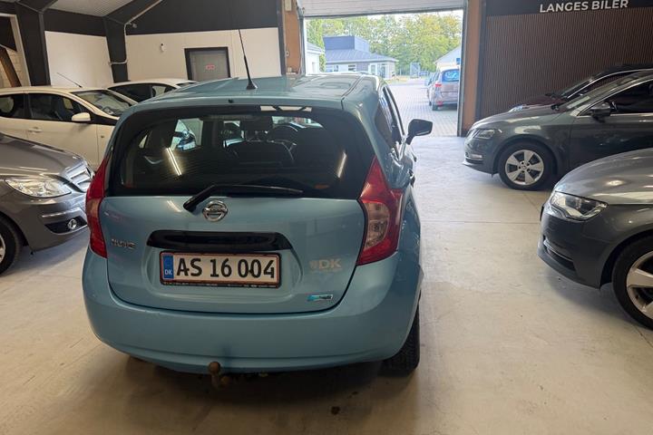 Blå Nissan Note fra 2014