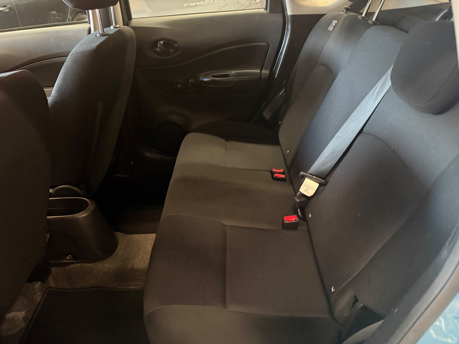 Blå Nissan Note fra 2014