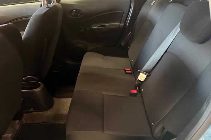 Blå Nissan Note fra 2014