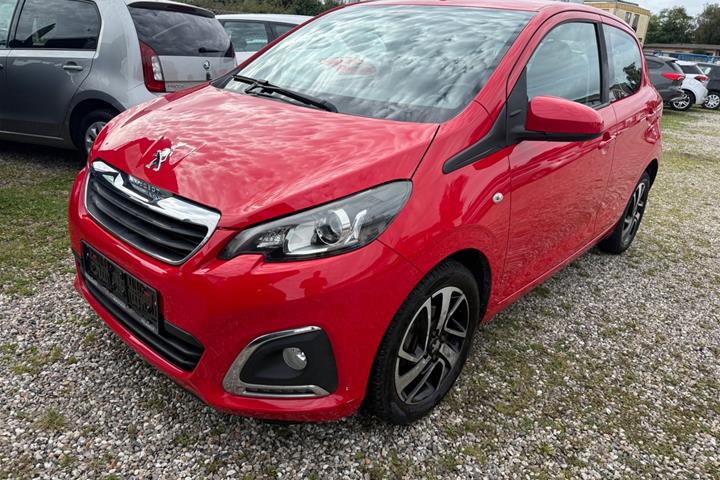 Rød Peugeot 108 fra 2017